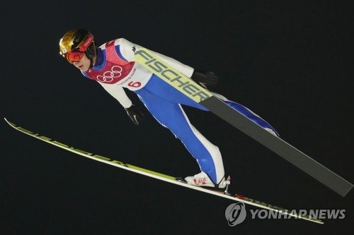 South Korea's Park Je-un competes in the ski jumping portion of the Nordic combined individual Gundersen large hill/10-kilometer event at the PyeongChang Winter Olympic Games at Alpensia Ski Jumping Centre in PyeongChang, Gangwon Province, on Feb. 20, 2018. (Yonhap)