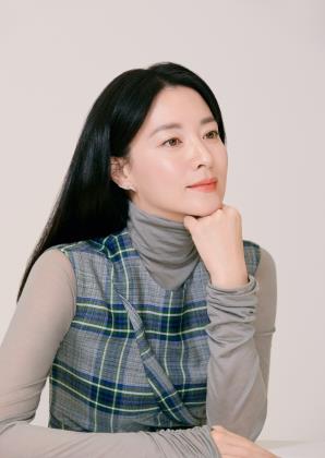 Actress Lee Young-ae in an image provided by Warner Bros. Korea and Good People (PHOTO NOT FOR SALE) (Yonhap)