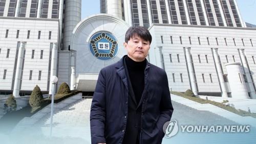 This composite file photo shows former Busan vice mayor Yoo Jae-soo. (Yonhap)