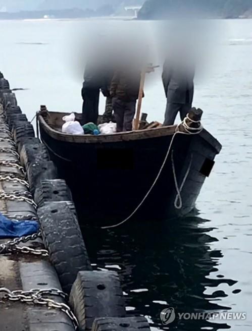 １５日、三陟港に着いた漁船（ＫＢＳ提供、転載・転用禁止）＝（聯合ニュース）