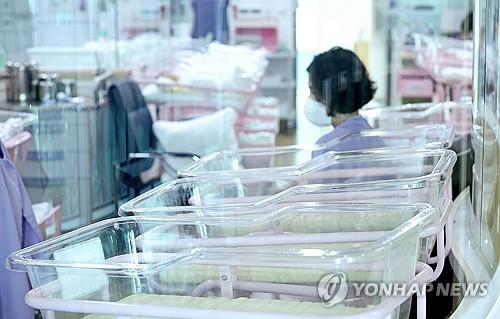 ２０年後の労働人口１千万人減　６０年には死亡数が出生数の約５倍に＝韓国報告書