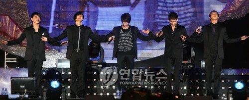 동방신기 오리콘 톱3 동시 진입 - 2