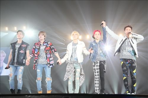 샤이니, 도쿄돔 찍고 'SM 4대 천왕' 우뚝…"이젠 광대역" - 3
