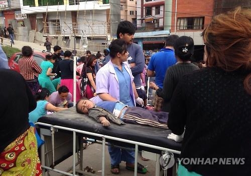 네팔 강진 사망자 최소 668명…"80년만에 최악 참사 우려"(종합3보) - 4