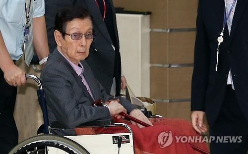 < SNS여론> 롯데 '왕자의 난'에 "재벌가엔 자식 대신 상속자만" - 3