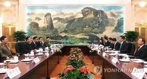 2년만 방중 최룡해, 김정은 '친서'로 北中 대화시도하나(종합) - 2