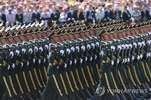 <中열병식> 사진으로 보는 열병식…"中군사력 한눈에" - 3