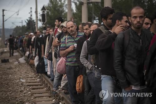 꼬마 난민 죽음에 EU도 난민수용 확대·밀입국 단속 강화(종합) - 2