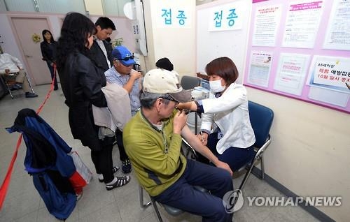 "이르면 내달 독감 유행…예방접종 서두르세요" - 2