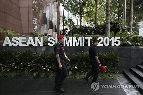 아세안 정상회의서 남중국해 '2라운드'…북핵·경제통합 논의 - 2