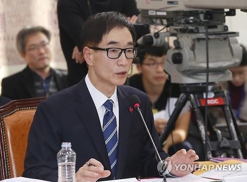 이준식 "국정교과서 옳다고 확신…6개월만에 집필 가능"(종합) - 2