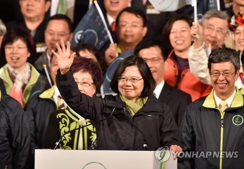대만 '첫 여성총통' 쯔위사건 거론하며 시진핑에 '강력경고'(종합2보) - 3