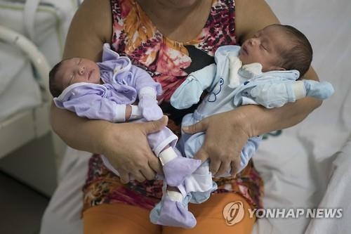 '모기와의 전쟁'…인명·경제 피해보니'테러와 전쟁은 저리가라' - 2