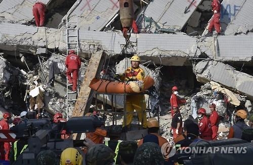 대만 지진 29명 사망…생존 '골든타임'내 구조 총력(종합2보) - 4