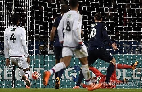 '즐라탄 멀티골' PSG, 리옹 꺾고 프랑스컵 8강 진출 - 2