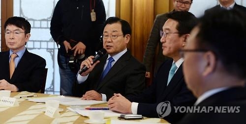 靑, 개성공단 철수 예의주시…"안보는 정쟁대상 아니다" - 3