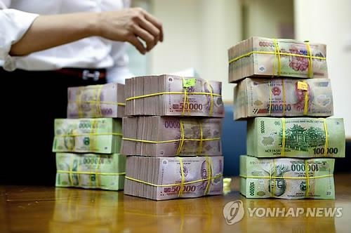 베트남 재정악화 '비상'…국영기업 빚보증 억제·지출 10% 감축 - 2