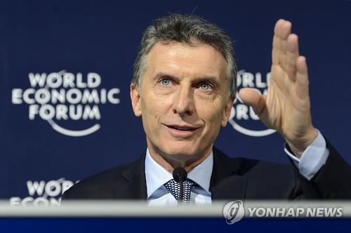 사회보장 확대 '미적' 아르헨티나 대통령 월급 30% 인상 - 2