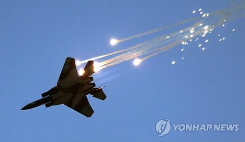 미국 F-15 전투기 편대 핀란드 첫 배치…"러' 위협 대응" - 2