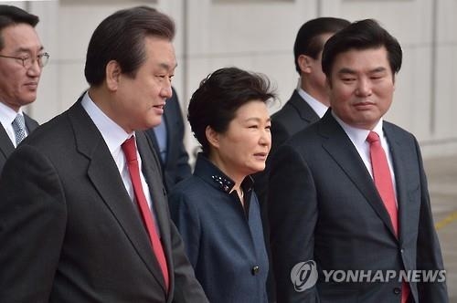朴대통령 "선거법 하고 민생법 안하면 국민이 이해하겠나" - 2