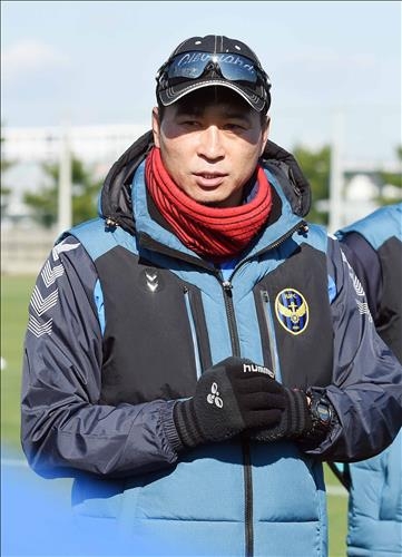 <프로축구> 김도훈 감독 "올해도 '늑대축구'는 계속된다" - 2
