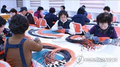 용돈 벌고 건강도 다지는 해운대 어르신 공동작업장 인기 - 2