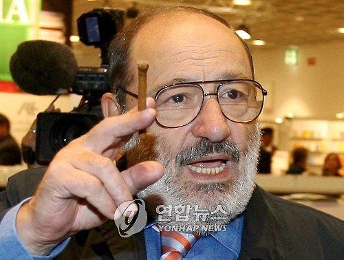 '장미의 이름' 이탈리아 작가·기호학자 움베르토 에코 별세(2보) - 2