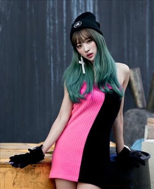 EXID 하니, 방송 접고 한달간 휴식…"장염 치료" - 2