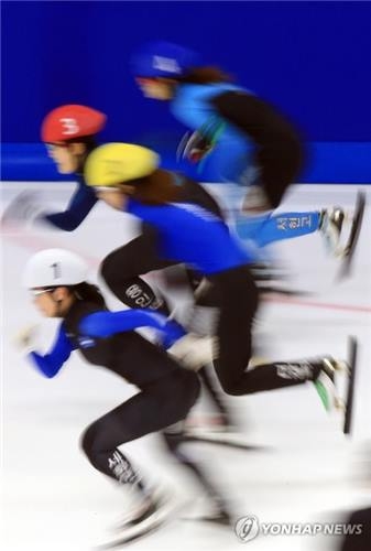 -쇼트트랙- 김지유, 넘어진 심석희 꺾고 중간순위 1위 - 2