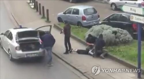 파리테러 수배자 아브리니 체포…"브뤼셀 테러도 연관"(종합2보) - 3