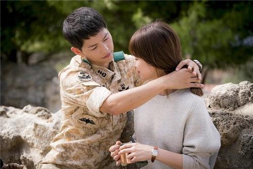 "빅보스 송신"의 판타지…'태양의 후예'가 남긴 것들 - 7