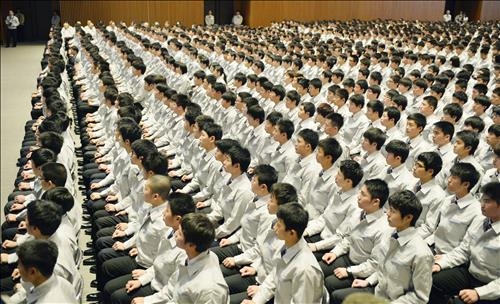 일본 車업계 엔고 역풍 전전긍긍…10엔 높아질때 이익 10조원↓ - 3