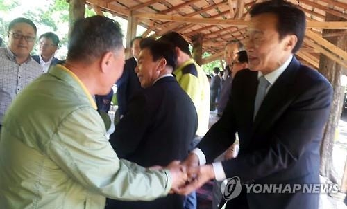 孫, '5·18 광주'서 "새판짜는데 앞장"…정계복귀 강력 시사(종합) - 3