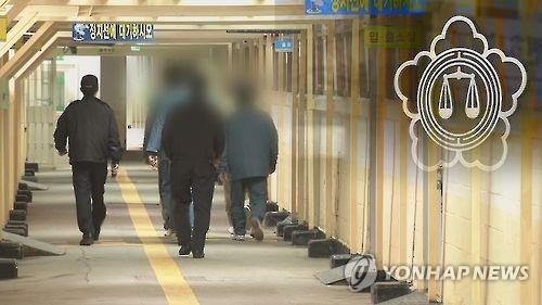 변호사 명의로 사건 맡아 수임료 챙긴 사무장 징역형 - 2