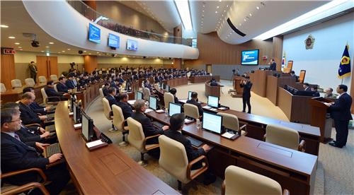 충남도의회 정례회 개회…전기요금 차등 요금제 촉구 - 2