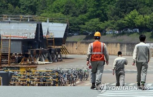 STX조선 휘청에 진해경제 얼어붙어…돈이 안 돈다 - 3