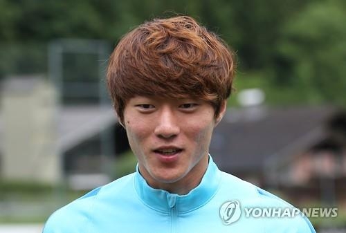 <한·스페인축구> 황의조 원톱 출격…'캡틴' 기성용도 선발 - 2