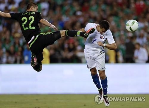 '치차리토 결승골' 멕시코 축구, 칠레 1-0 제압 - 2