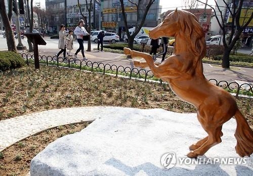 광주 말바우시장 '말' 동상 어디로 사라졌나(종합) - 2