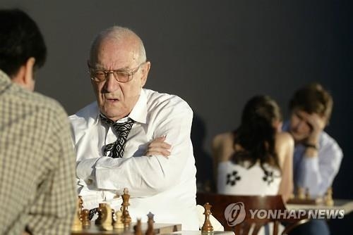 옛 소련 등졌던 체스 명인 코르츠노이 85세로 별세 - 2