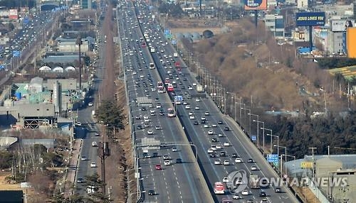 주말 고속도로 흐름 '원활'…서울→강릉 4시간 20분 - 2