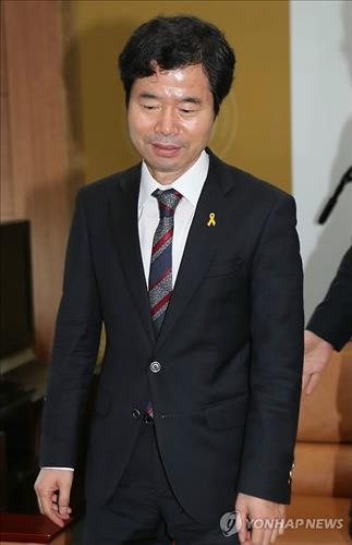 '누리예산 갈등' 전북교육감 폭행사건 경찰 수사 착수 - 2