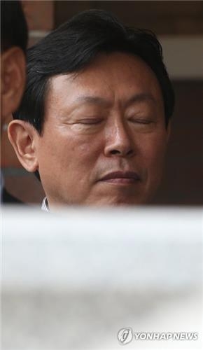 '바람 잘 날 없는' 롯데, 1년새 6번째 악재(종합) - 3