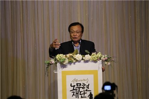 이해찬 "외교와 정치는 다른 덕목"…반기문 불가론 거듭피력 - 2