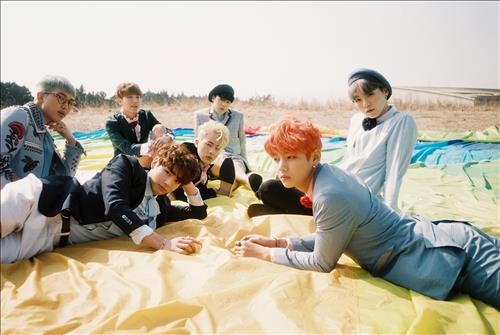 방탄소년단, '화양연화' 시리즈 100만장 판매 눈앞 - 2