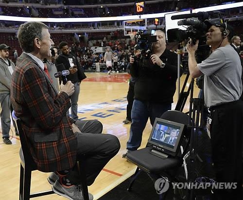 NBA 유명 리포터, 암 투병 중에 결승 6차전에 등장 - 4