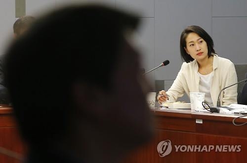 수십억 쓰며 수의계약…'김수민 리베이트 파동' 남의 일일까 - 3