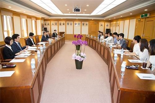 부산 로스쿨 학생들, 고등법원 판사들과 판결 토론 - 2