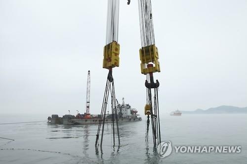 세월호 선수들기 기상 악화로 재연기…28일부터 재개 - 2
