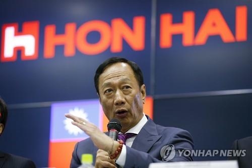 폭스콘의 샤프, OLED 패널 내년부터 만든다…한국에 도전 - 2